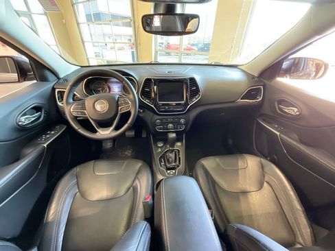 Used 2019 Jeep Cherokee Limited AWD/4WD image 9