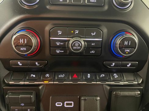 Used 2019 Chevrolet Silverado 1500 LT Trail Boss image 20