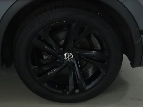 Used 2023 Volkswagen Tiguan SE R-Line FWD image 46