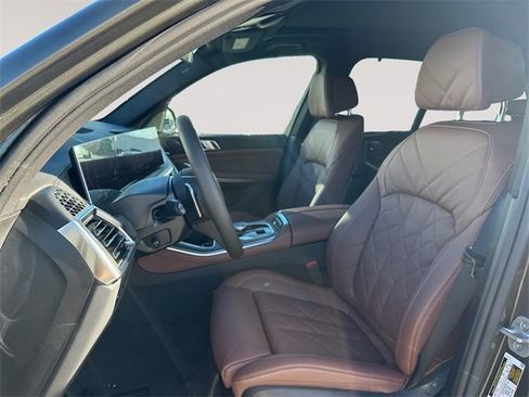 New 2026 BMW X5 xDrive40i w/ Climate Comfort Package image 9