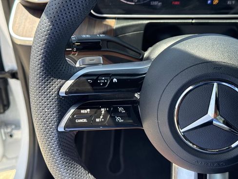 Used 2025 Mercedes-Benz C 300 Sedan image 23