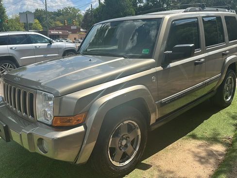 Used 2006 Jeep Commander 4WD image 3