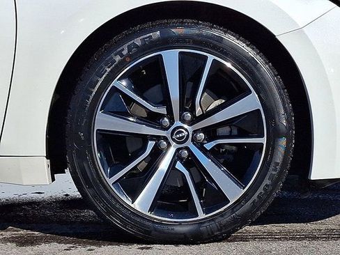 Used 2023 Nissan Maxima SV w/ Floor Mat Group image 8