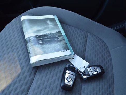 Used 2021 Ford Escape SE w/ Cold Weather Package image 20