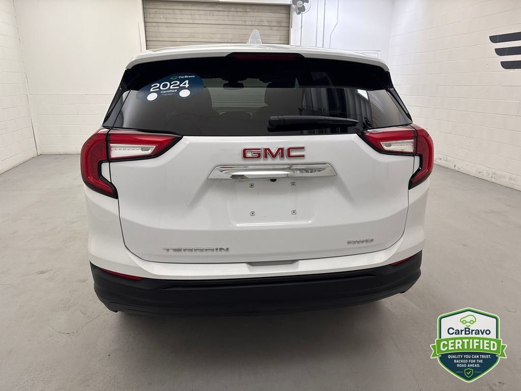 Certified 2024 GMC Terrain SLE AWD/4WD image 5