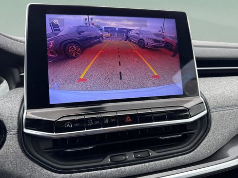 Used 2024 Jeep Compass Latitude image 21