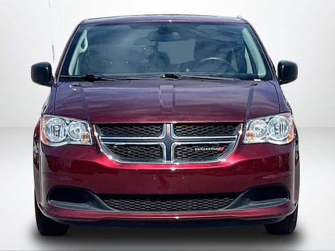 Used 2019 Dodge Grand Caravan SE FWD image 4