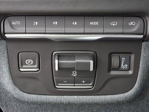 Certified 2025 Cadillac Escalade Sport Platinum w/ LPO, Floor Liner Package image 23