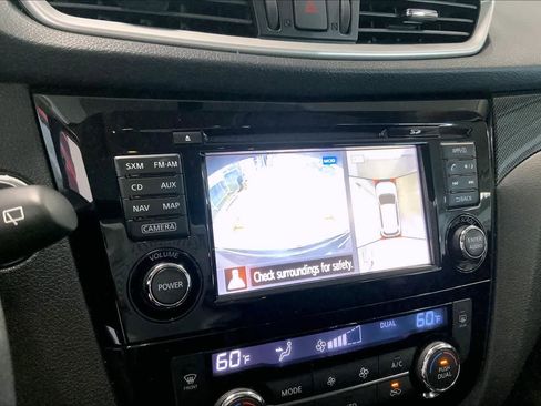 Used 2016 Nissan Rogue SL w/ SL Premium Package image 24