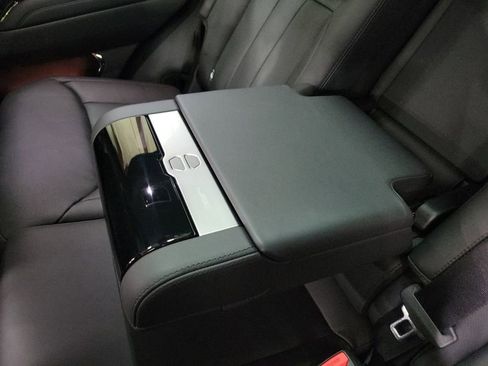 Used 2023 Land Rover Range Rover Sport SE Dynamic image 24