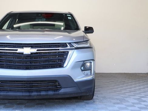 Used 2023 Chevrolet Traverse LS FWD image 5