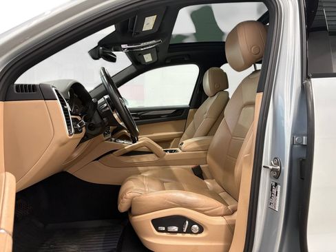 Used 2019 Porsche Cayenne AWD/4WD image 9