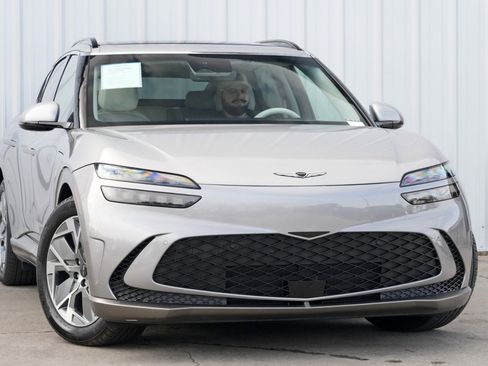 Used 2024 Genesis GV60 RWD w/ Cargo Package image 2