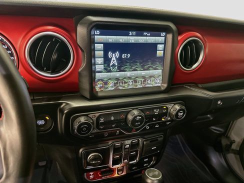 Used 2022 Jeep Wrangler Unlimited Rubicon w/ Cold Weather Group AWD/4WD image 26