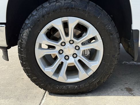Used 2022 Chevrolet Silverado 1500 LTZ AWD/4WD image 12