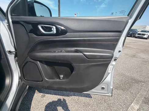 Used 2025 Jeep Compass Trailhawk AWD/4WD image 14