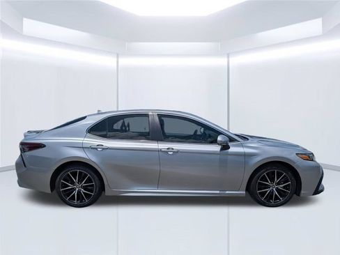 Used 2023 Toyota Camry SE w/ Convenience Package FWD image 8