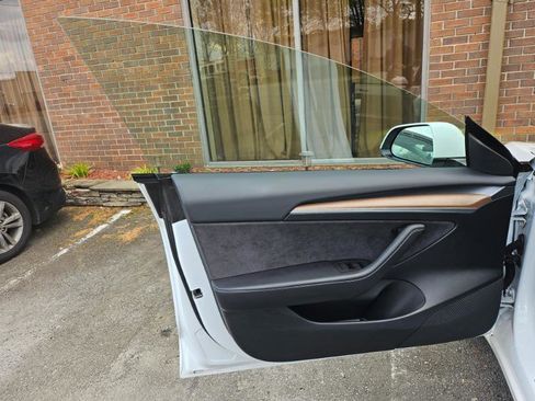 Used 2023 Tesla Model 3 Standard Range image 29