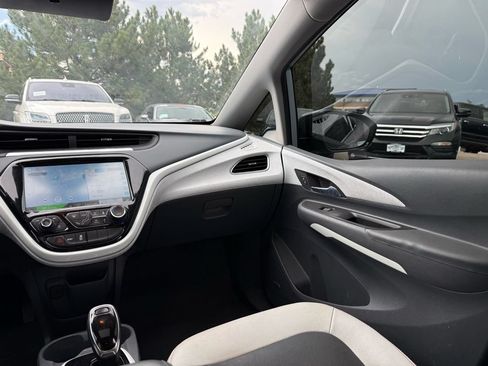 Used 2018 Chevrolet Bolt Premier w/ Driver Confidence II Package FWD image 25