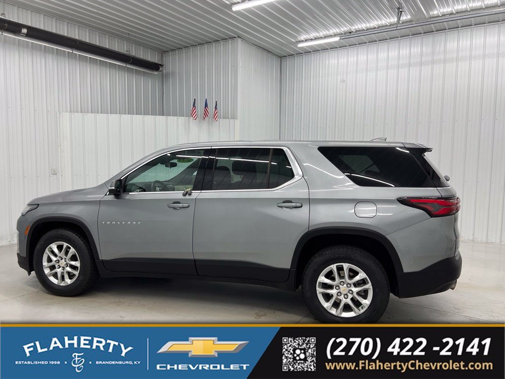 Used 2023 Chevrolet Traverse LS w/ Safety Package AWD/4WD image 5