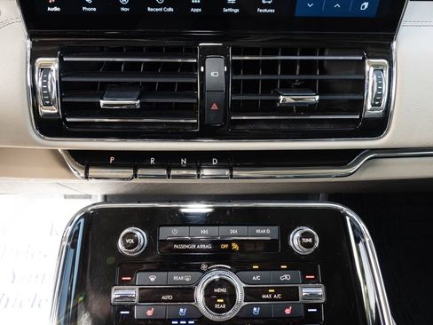 Used 2024 Lincoln Navigator L Reserve AWD/4WD image 39