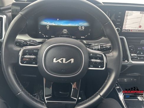 Used 2023 Kia Sorento SX image 18
