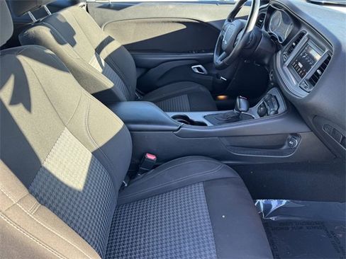 Used 2023 Dodge Challenger SXT image 6