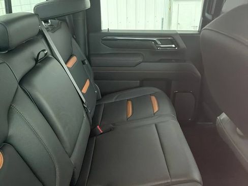 Used 2024 GMC Sierra 2500 AT4 w/ AT4 Premium Plus Package AWD/4WD image 7