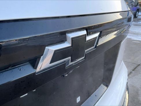 Used 2024 Chevrolet Traverse RS image 31