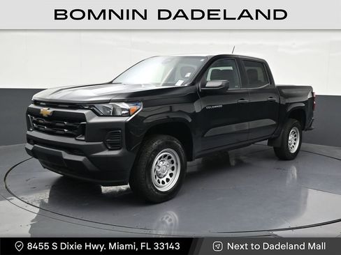 Used 2024 Chevrolet Colorado W/T image 1
