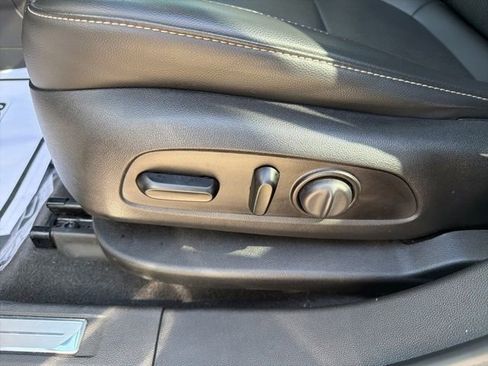 Used 2021 GMC Acadia SLT w/ Elevation Edition image 36