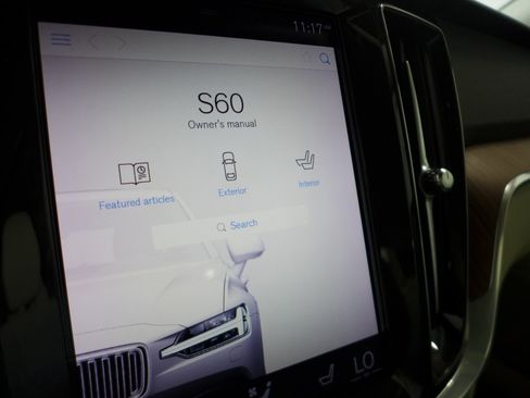 Used 2020 Volvo S60 T5 Momentum image 28