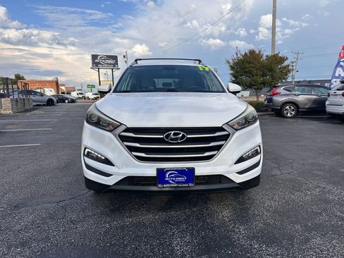 Used 2017 Hyundai Tucson SE image 2