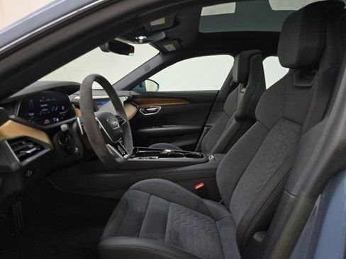 Used 2023 Audi e-tron GT Premium Plus AWD/4WD image 3