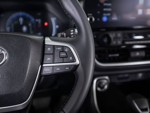 Used 2025 Toyota Grand Highlander FWD image 47