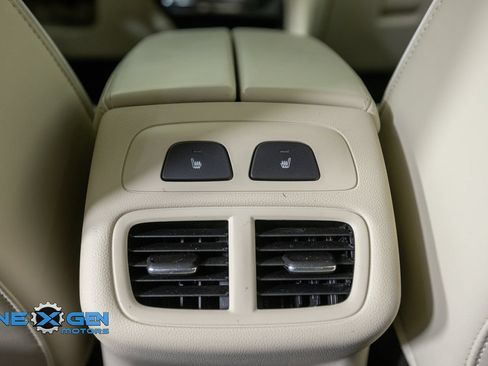 Used 2022 Buick Envision Avenir w/ Technology Package II FWD image 32