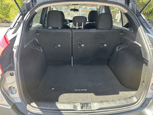Used 2019 Nissan Kicks SV image 7