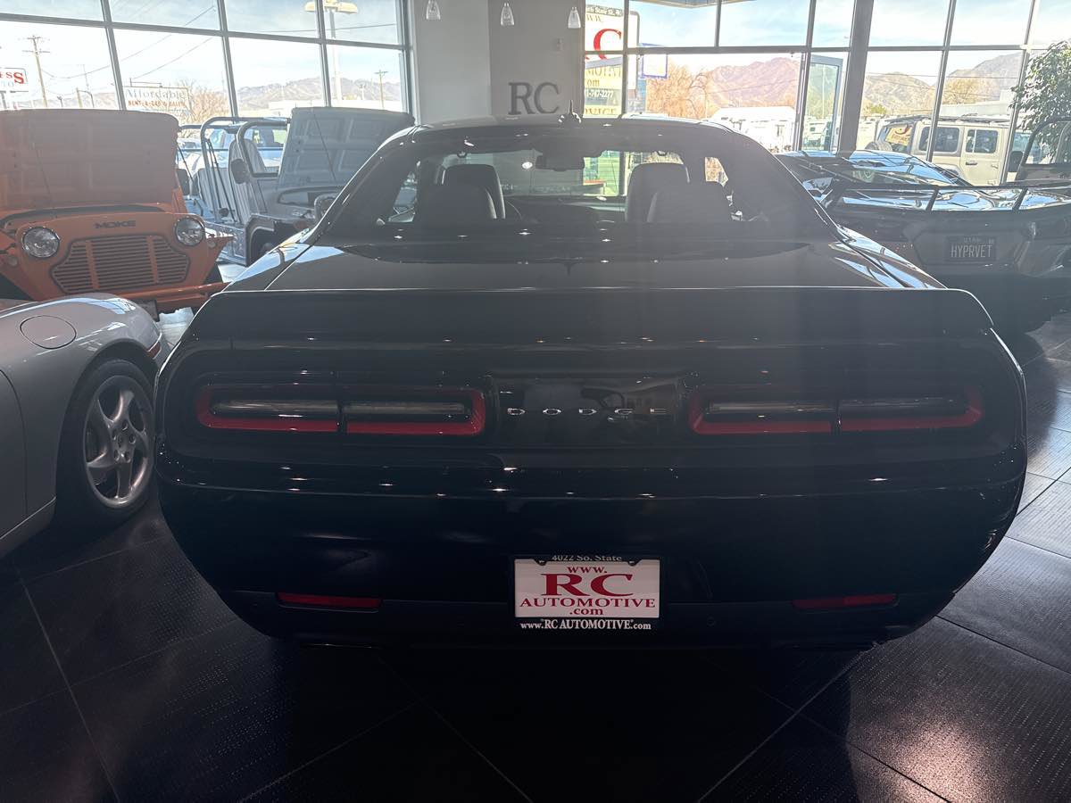 Used 2023 Dodge Challenger SRT Hellcat RWD image 5