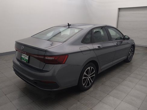 Used 2025 Volkswagen Jetta Sport FWD image 9