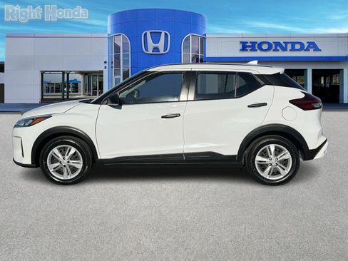 Used 2024 Nissan Kicks S image 3