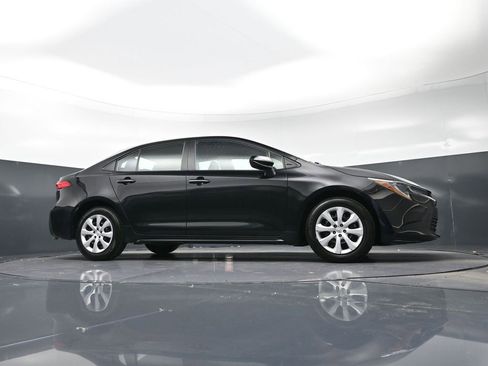 Used 2024 Toyota Corolla LE image 27