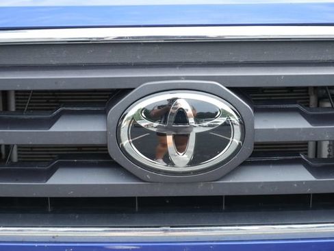 Used 2023 Toyota Tacoma SR5 w/ Technology Package AWD/4WD image 3