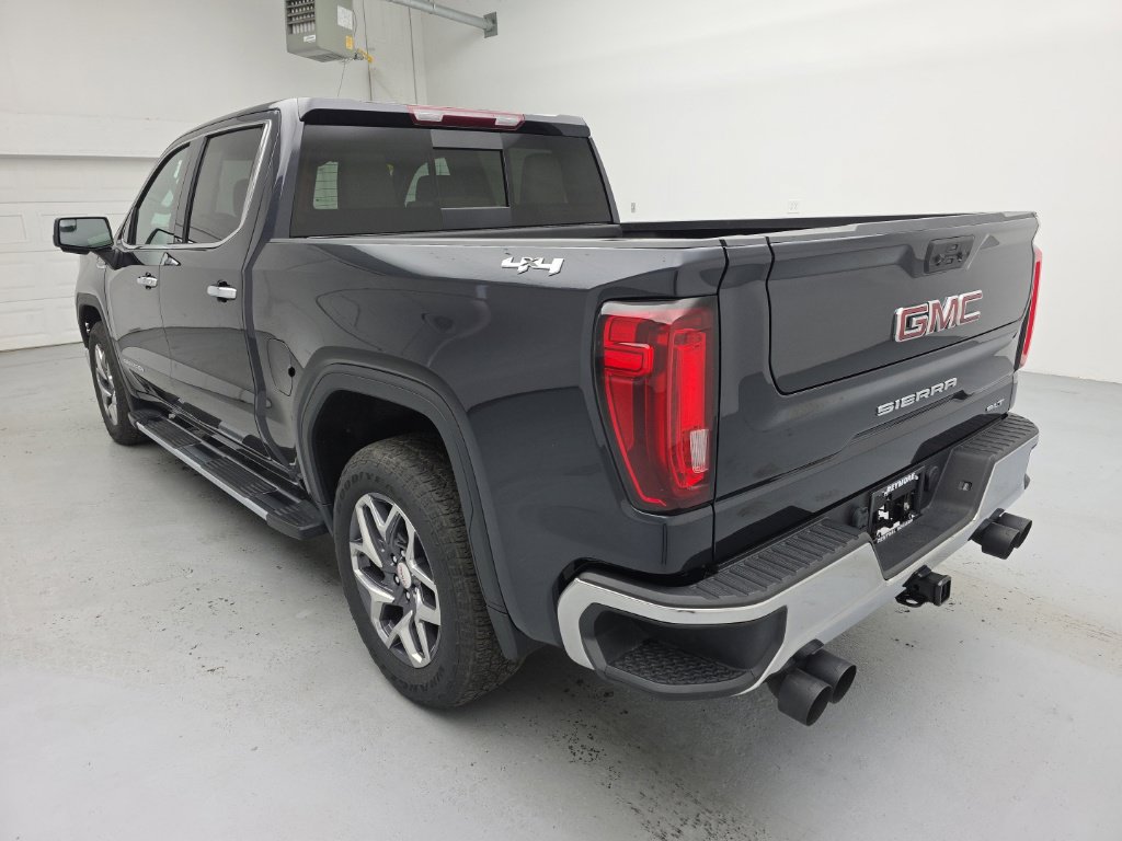 Used 2022 GMC Sierra 1500 SLT w/ SLT Convenience Package AWD/4WD image 10