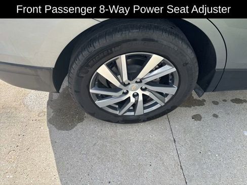 Certified 2023 Chevrolet Equinox Premier FWD image 10