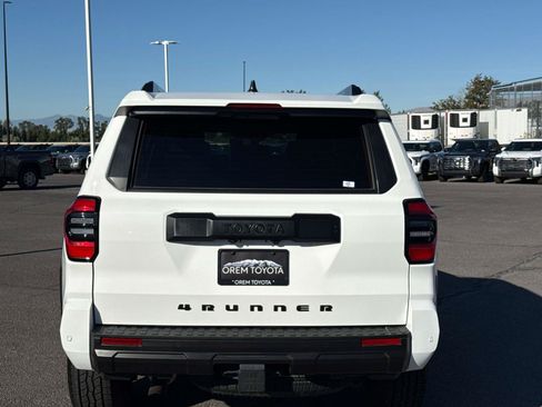 Used 2025 Toyota 4Runner TRD Off-Road Premium w/ Tow Technology Package AWD/4WD image 4