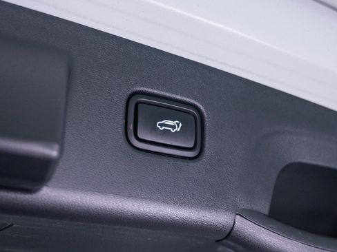 Used 2025 Hyundai Tucson Limited AWD/4WD image 9