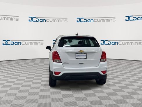 Used 2020 Chevrolet Trax LS FWD image 7