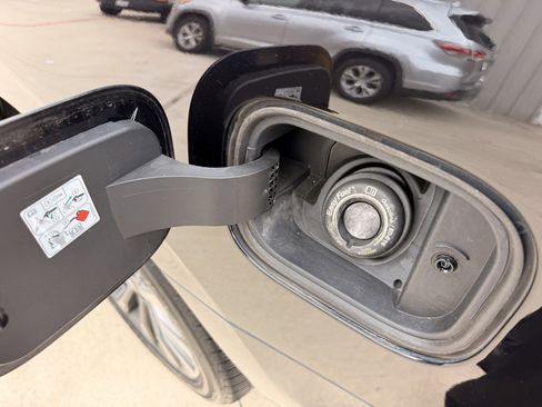 Used 2019 Lincoln Navigator Select RWD image 33