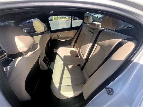 Used 2025 BMW 330i Sedan w/ M Sport Package RWD image 28