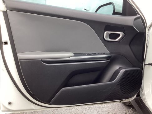 Used 2025 Kia K4 FWD image 26